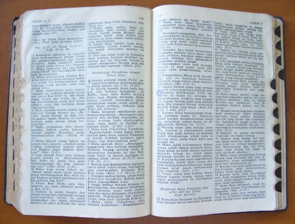 Berkas:100 1490 besar.jpg